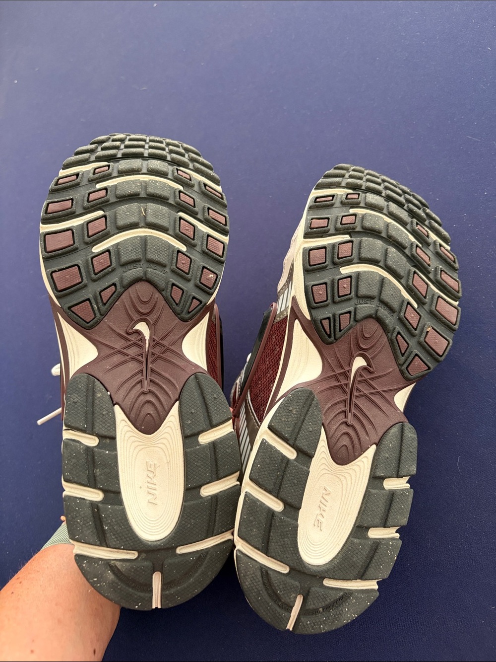 Nike V5 Running Sneakers in Burgundy and Beige - Picture 3 of 4
